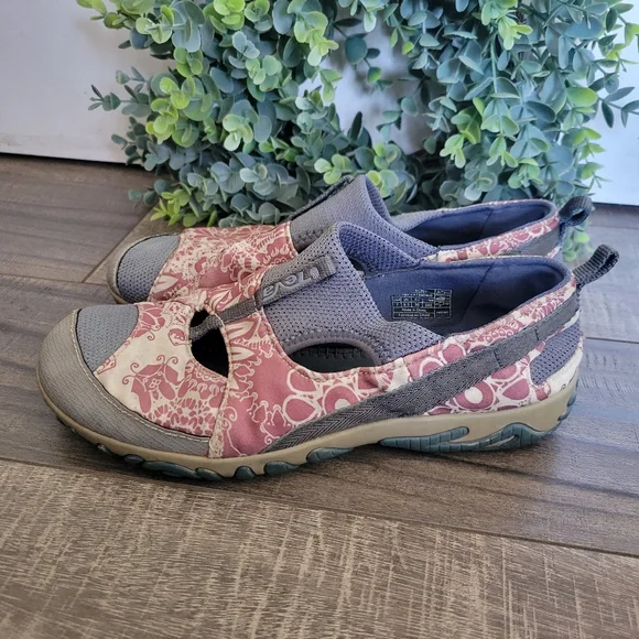 Teva Ochoa Water Sport Shoes Pink Gray Women's Size 7 Quick Drying - Picture 1 of 9